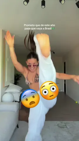 A post by @lucii_lba on TikTok caption: Dónde debo ir?🧐🤔 