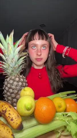 A post by @jessiebluegrey on TikTok caption: von Obst zu Eis