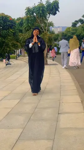 A post by @bisle_1 on TikTok caption: @Qadan Qaran 💚🤍❤️💪🏻 @maska madwo 🐍💵  xaawo taakada nool