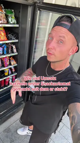 A post by @reneschmock on TikTok caption: (SchautInMeineProfilbeschreibung) #göttingen 