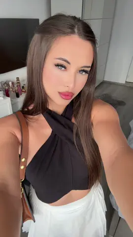 A post by @cristinadm71 on TikTok caption: 😘  #fy #fyp #summer #foruyou #sunny #foryoupagе 