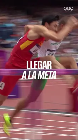 A post by @juegosolimpicos on TikTok caption: ¡PERSEVERANCIA 🤝 VELOCIDAD! ⚡️ Liu Xiang, un campeón olímpico de los 110 m vallas que nunca se rindió. 🥇🇨🇳 #JuegosOlimpicos #MoreThanSport