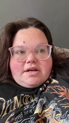A post by @alexbabii97 on TikTok caption: @MariClareMacLamroc I love you, I’m just frustrated. Y’all, why do i get hate and she gets grace? we both have messy kitchens, but only one of us gets dragged for it. let’s be real about what this is. #bodybias #fatphobiaisreal #momjudgment #relatablemom #messyhouseclub #cleaningstruggles #doublestandards #momshaming #callitout #socialmediadoublestandard #mentalhealthmatters #unfilteredlife #momsunderpressure #momtokdrama #healingnotperforming