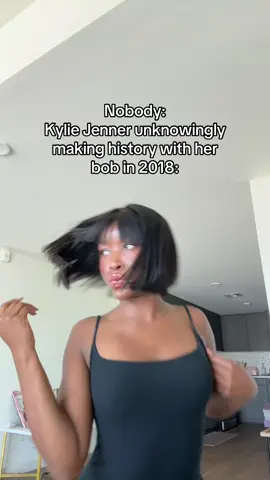 A post by @yviain on TikTok caption: dear old king kylie, please come back. #fypシ  