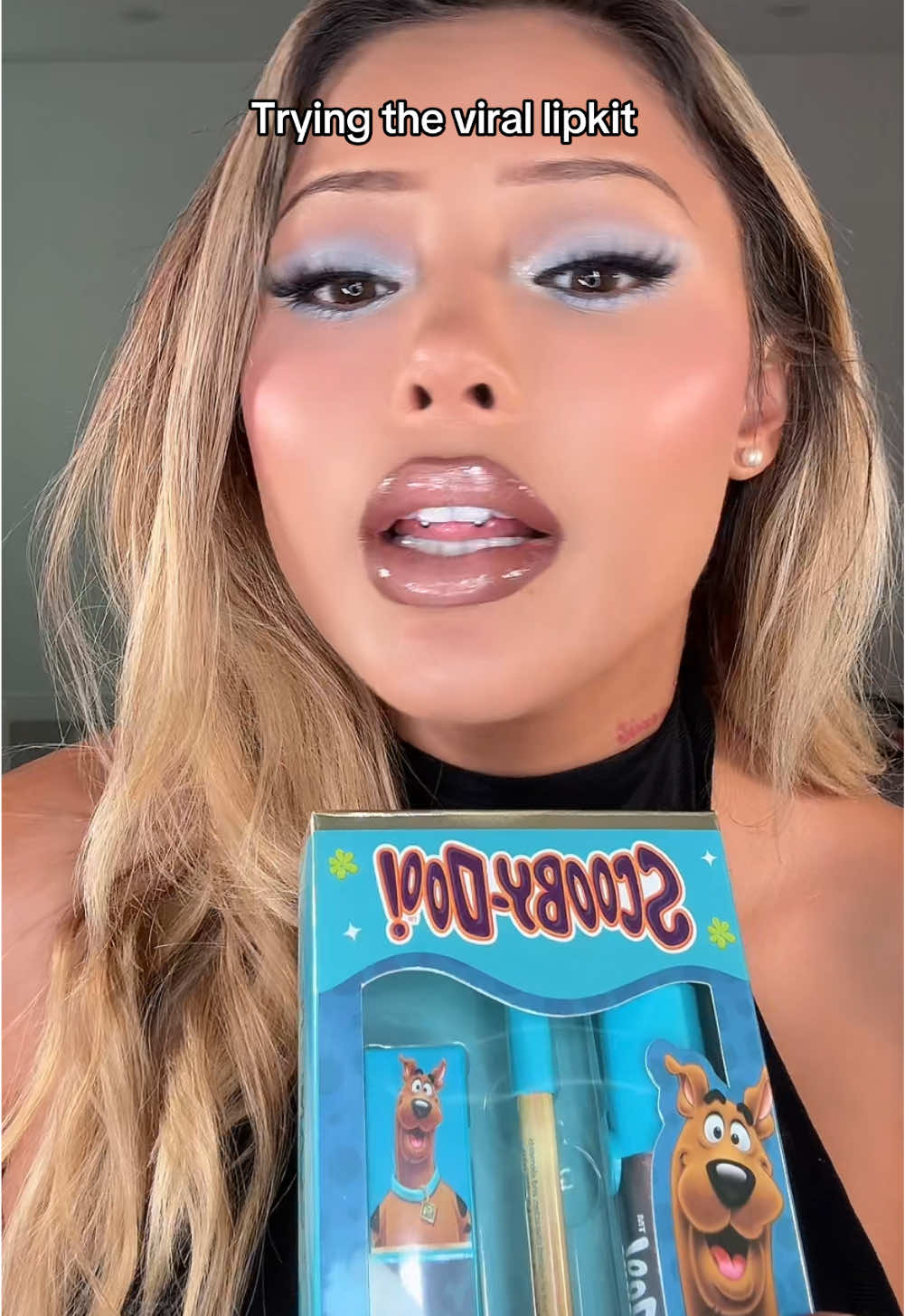 A post by @itsisabelbedoyaa on TikTok caption: The perfect lip combo in one box (Lip liner + Lipstick + gloss) YOU NEED IT 😭😭 theyre having a sell!!  #fyp 