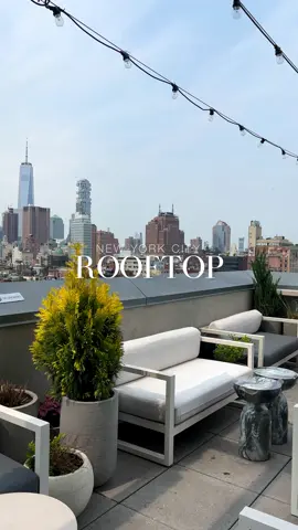 A post by @briotchhh on TikTok caption: It’s officially Summer and you know what that means, it’s rooftop season! Tucked away on the lower east side of Manhattan is Unlisted Rooftop right above Untitled Hotel. The views are Panaramic with sightings of the Empire State Building. I can’t speak to the food as I only tried the cocktails, but I thought the drink selection was great. 📍Unlisted Rooftop / 3 Freeman Alley, New York City Whether you're here for golden hour sips or a late night vibe with a view, this spot is giving luxury lounge energy without the crowds. They even have a DJ on select nights.  Perfect for date nights, rooftop linkups, or just catching the sunset over downtown.    Check them out 🌆🍸 #nycdinner#nyc#nyctok #thingstodoinnyc#staycation#foodreview#manhattan#nyceats#nycrestaurants#rooftop#fyp#nycdrinks