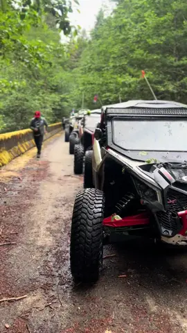 A post by @wa_kingz_offroad on TikTok caption: algo bien 👌 . . . . . . #wakingzoffroad #wakingz #rutas #pnw #ruteando #sxs #equipo #utv #offroad #offroading #polaris #rzr #aparatos #rutaswashington #canamx3 #canam #parati #fyp 