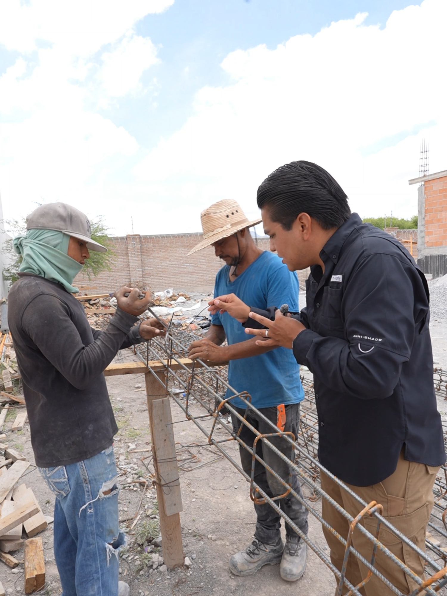 A post by @juve3dstudio on TikTok caption: Los amarres de plástico #juve3dstudio #juve3d #construccion #viral