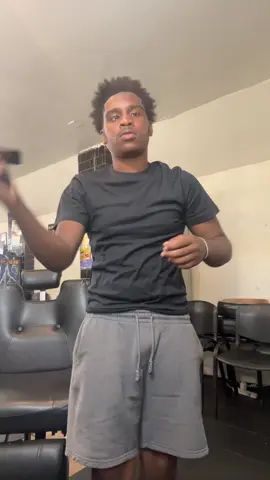 A post by @randomphillyboul on TikTok caption: #viral 