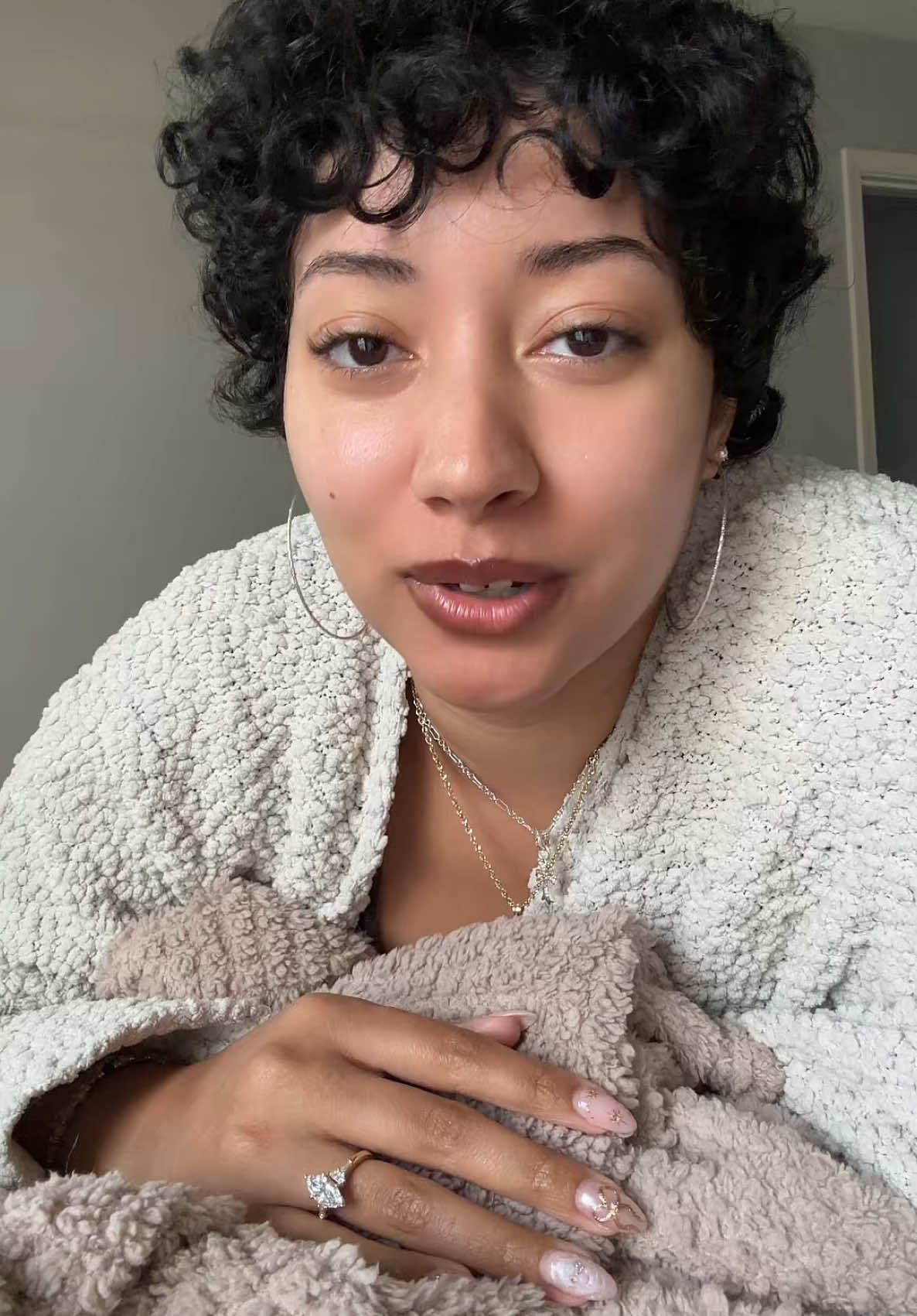 A post by @miah_pie on TikTok caption: Sooo life update I guess..? 👀😂