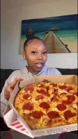 A post by @niyawiyaaa18 on TikTok caption: domino’s pizza for the low get into it 🔥🔥 #coupert #viral #foryou #niya #Foodie 