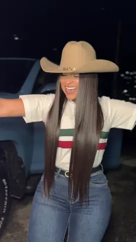 A post by @danielamonsalve082 on TikTok caption: Ahí aprendí  hacer las cuentas 💸🤠  #mexico🇲🇽 #colombia #venezuela🇻🇪 #danielamonsalve #musicaparaestados #letrasdecanciones #mujeres 