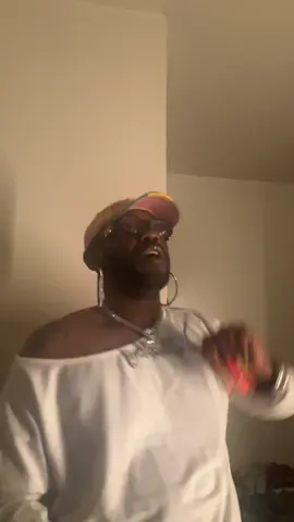 A post by @nashawnwoods on TikTok caption: #cincinnati 
