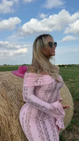 A post by @anca_jst on TikTok caption: 🫠