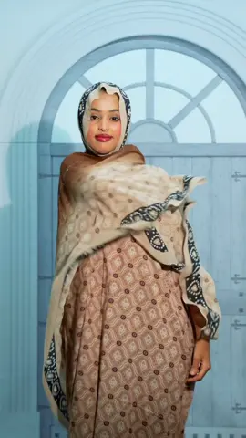 A post by @prttey_fatuush_diomond on TikTok caption: Sadkii Qafiifka ahaa & Sadkii Indonesian-ka shaashka ahaa waa diyaar Ka hel suuqa Bakaaraha – qeybta bacadlaha baatiga 📞 0616798383