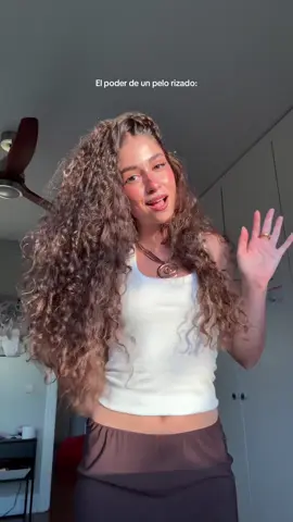 A post by @alejandrdiazz on TikTok caption: accesorio principal 