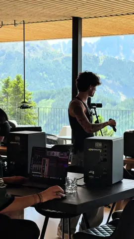 A post by @diegolazzari on TikTok caption: Vado a vivere sulle dolomiti.  Ditemi voi se devo finire questo pezzo. 🫶🏻