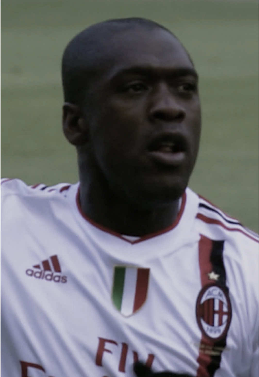 A post by @acmilan on TikTok caption: Clarence Seedorf ❤️🖤 #acmilan #seriea #seedorf #clarenceseedorf #TikTokCalcio #tiktokfootball #calciotiktok #calcio