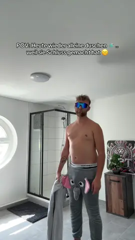 A post by @saaliimo on TikTok caption: Zusammen haben wir immer Wasser sparen können..😢 #saaliimo | Nadja - 03.07 / 23:59 🥳 