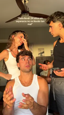 A post by @rodriinavarroo on TikTok caption: JAJAJAJ ayer estábamos calentitos pero en verdad nos queremos JAJA❤️