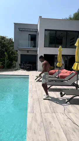 A post by @baoss_bs2 on TikTok caption: Vous allez où star cette été ? ☀️ / @Malsainofficiel 