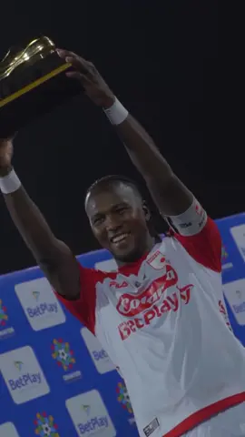A post by @elefutbol on TikTok caption: El gol de Hugo Rodallega para hacer campeón a Santa Fe, de los goles más épicos de este año ##hugorodallega##rodallega##santafe##gol##historiadelfutbol##superacion##futbol##deportesentiktok