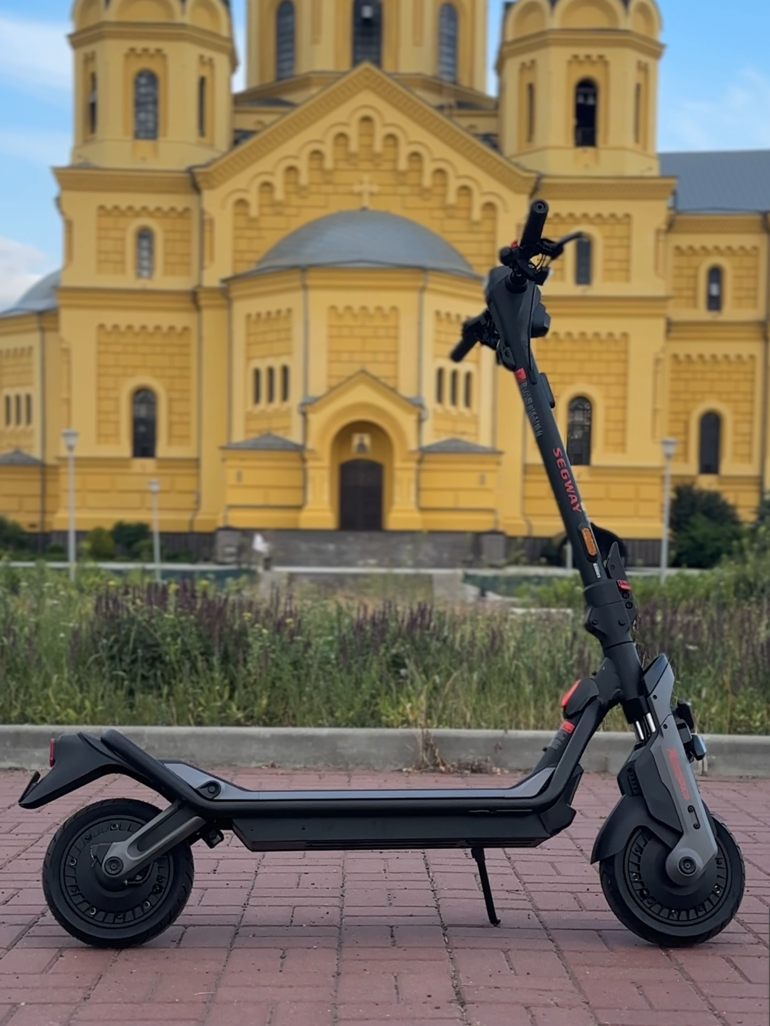 A post by @granatka94 on TikTok caption: Segway SuperScooter GT3 – вот это мощь!