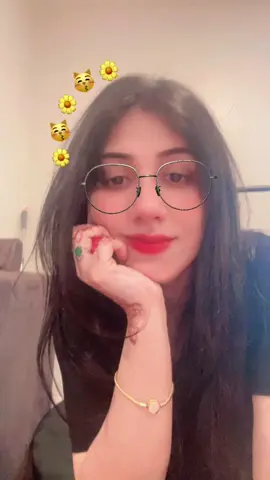 A post by @hmartumar1023 on TikTok caption: 😻😻#tiktikshopfinds #punjabicouplegoals❤ #punjabicouplegoals❤😘 #glowyskin☺️ #