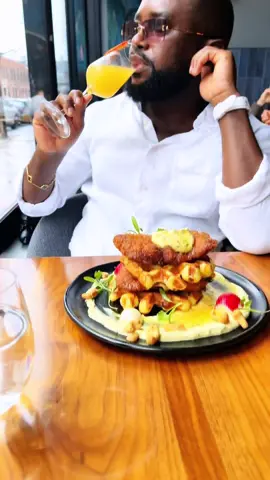 A post by @christmasferret on TikTok caption: Je travail avec personne 😂 donc je dois manger seul ou bien ? #pourtoi #canada_life🇨🇦 #paris #cuisine #cook #montreal #france🇫🇷 #toronto #catering #newyorkcity 