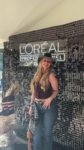 A post by @marie.akashaa on TikTok caption: Invitation* j’ai eu la chance d’être invitée pour le concert de Beyonce ✨ et d’être coiffé par @Devi Mark Hair 🤍 encore merci @L’Oréal Professionnel 🥹 @L.Authentique 🤍 