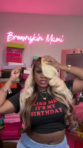 A post by @brownskinmami1 on TikTok caption: cleanin my drafts but this wig was fyeeeee😍😍😜 @Megalookhair #brownskinmami #trending #ombre #Megalookhair #136glueless