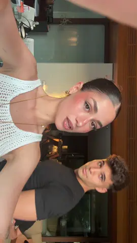 A post by @alejandrdiazz on TikTok caption: aqui hay un intruso @Rodri @Hernán Navarro :) 