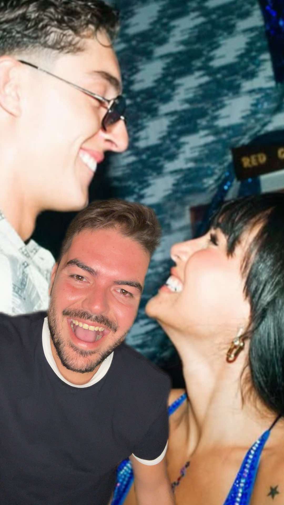 A post by @abelplanelles on TikTok caption: Pues al final fue facil enamorarse de una superestrellaaaaAaaaAAAA