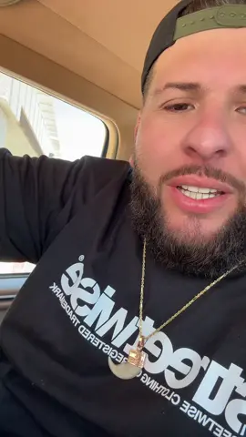 A post by @elfantasma.oficial on TikTok caption: Quien más 😮‍💨