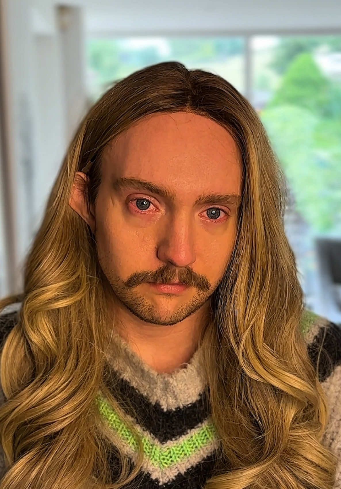 A post by @nicholas_flannery on TikTok caption: Remember when Carrie and Aidan were having struggles about real stuff not tables? I kid we love SATC and and just like that for different reasons & for some reason we just can’t say goodbye to these characters. Sarah Jessica is actually a brilliant actress if you look at her technique and her ability to work lines. Interestingly SJP is one of the only voices I really struggle to replicate in my work. Her and Jane Fonda, there’s a cadence and tone that is a real struggle for me to emulate. Anyway this Is also giving every romcom from the 00s too as a little bit of nostalgia. #breakup #relationshipproblems #lovers #marriageadvice #divorced #satc #00smovies #romanticcomedy 