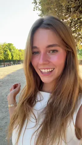 A post by @bachbuquen on TikTok caption: Waf Waf @anna malygon 