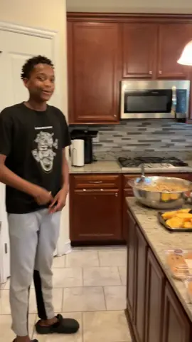 A post by @kingnaftali on TikTok caption: My nephew wanted this so I cooked it quick meal for the family #thenaftali #kingnaftali #fyp #family #foodtiktok #foodlion 