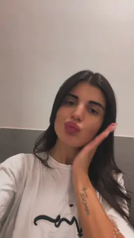 A post by @aileankaoff on TikTok caption: @Jador mami👑❤️ #foruyou #neiperte 