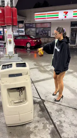 A post by @lexagates on TikTok