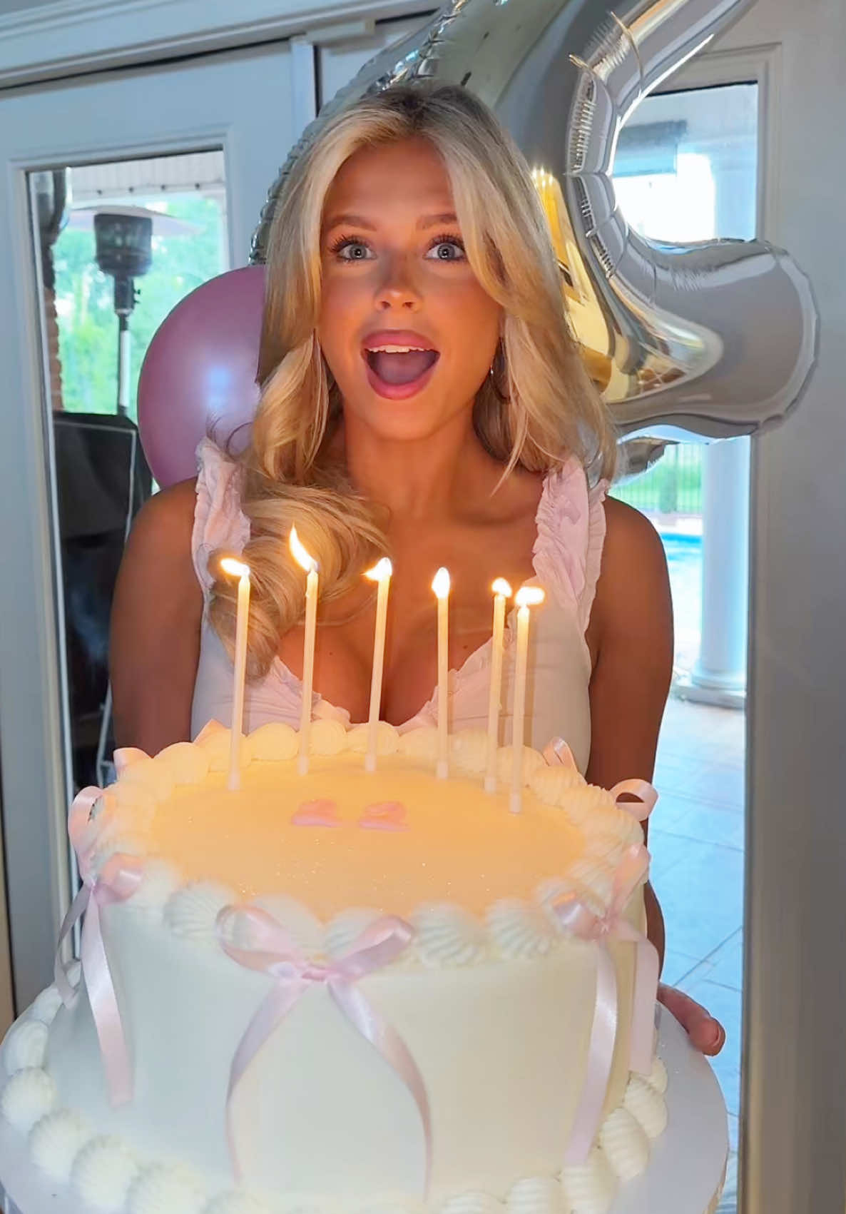 A post by @nats_not_okay on TikTok caption: 22🎀 cannot WAIT to see where life takes us by 23, I love u all so much xoxo #22 #fyp #birthday #bday #bdagirl #birthdaygirl #tswiftyear #makeupinspo #hairinspo #pinkbday 