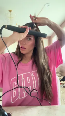 A post by @_justjessiiii on TikTok caption: I’ll have this style on repeat all summer long 😎☀️ #hairtok #hairtutorial #summerhair #beachywaves 