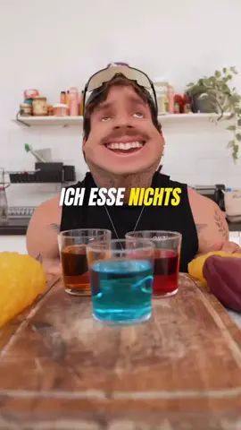 A post by @christian.wolf on TikTok caption: Liebe Grüße an die AlfalfaSprossen-Dame & die roh idioten. Wir bringen Chemie 7 Klasse zurück 🥰