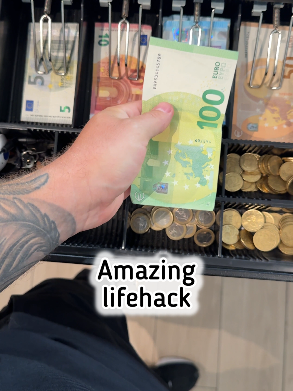 A post by @dobrovolskyichef on TikTok caption: Easy lifehack)))