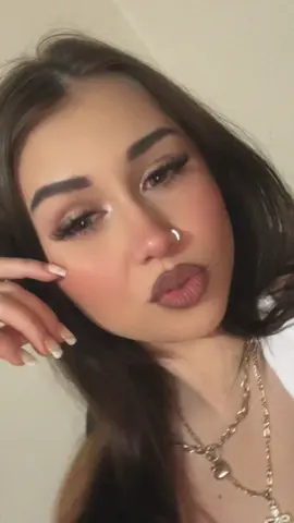 A post by @iam.bianca.gr on TikTok caption: #amintire #CapCut #สโลว์สมูท #สปีดสโลว์ #germany #slowsuave #FunkNoCapCut #romania #halloween #distractie #deutschland #balkan #Funk #romania🇷🇴 #Biscoitocut #foruyou #latina #latino #latinamakeup #NoTraje 