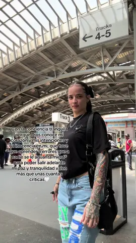 A post by @abreuashhh on TikTok caption: Entiendo el hate contra mi hace unos días en adelante , pero nadie sabe lo duro que me a tocado la vida para yo estar donde hoy lo estoy, aveces tenemos que cometer errores hasta poder sentar cabeza y saber que aunque en ti lo veas bien no lo está, Dios conoce mi corazón y si las cosas pasaron fue por algo y le agradezco porque tengo paz y es lo que me importa “se pintan de una forma al principio y después te levantas y te das cuenta que es totalmente diferente a lo que en un principio fue” saben que nadie es perfecto solo Dios “todo el burlón será burlado” gracias a las personas que han estado y respetan y los que hate me tiran que Dios los bendiga y les lleve paz y tranquilidad a su corazón e vida🤍🙏🏻 #lakiki #lakiki😼 