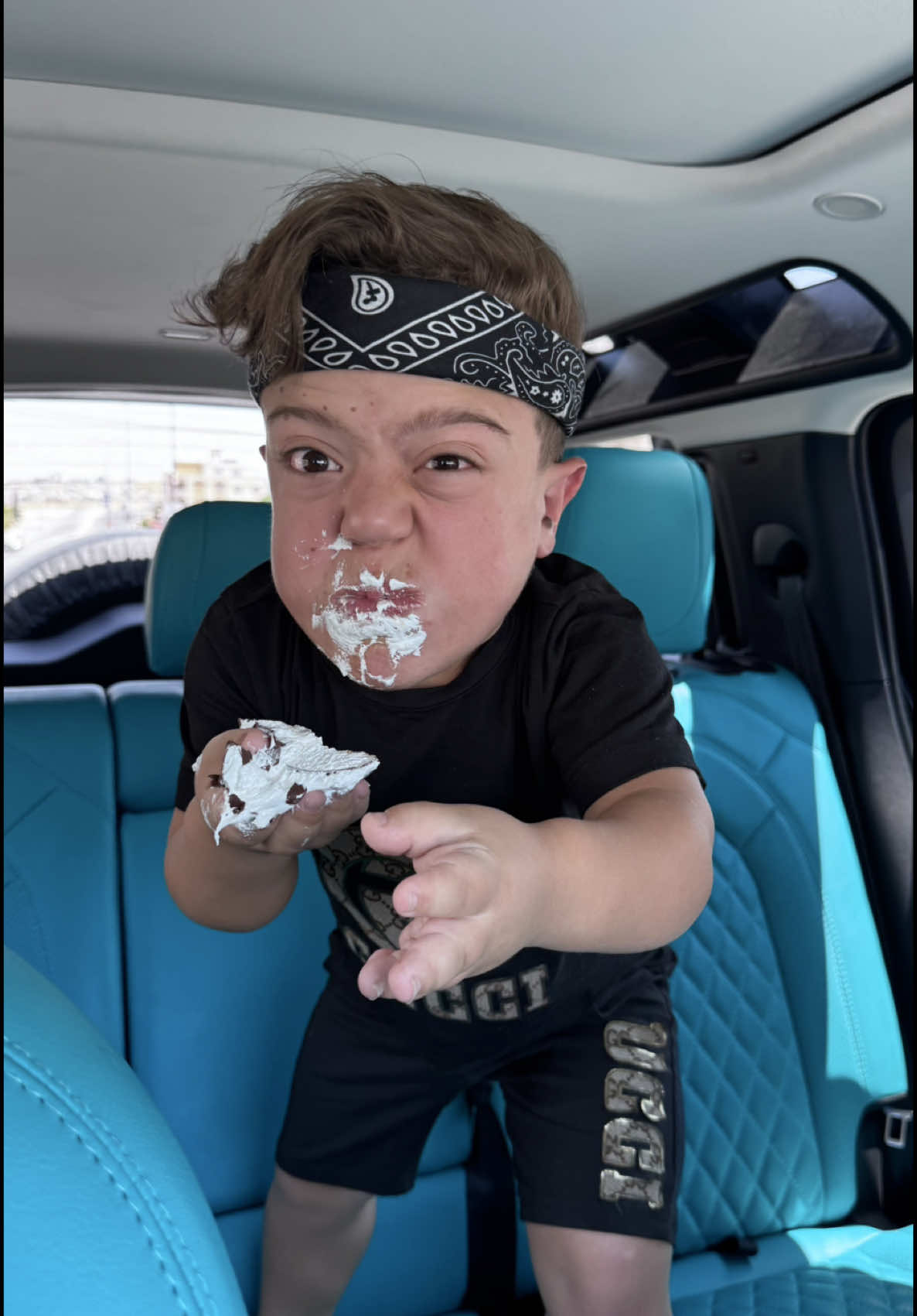A post by @yahia_x on TikTok caption: 😂😂😂😂😂#يحيى_الزعبي 