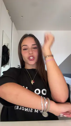 A post by @giuliaabizzarri on TikTok caption: andiamooo…