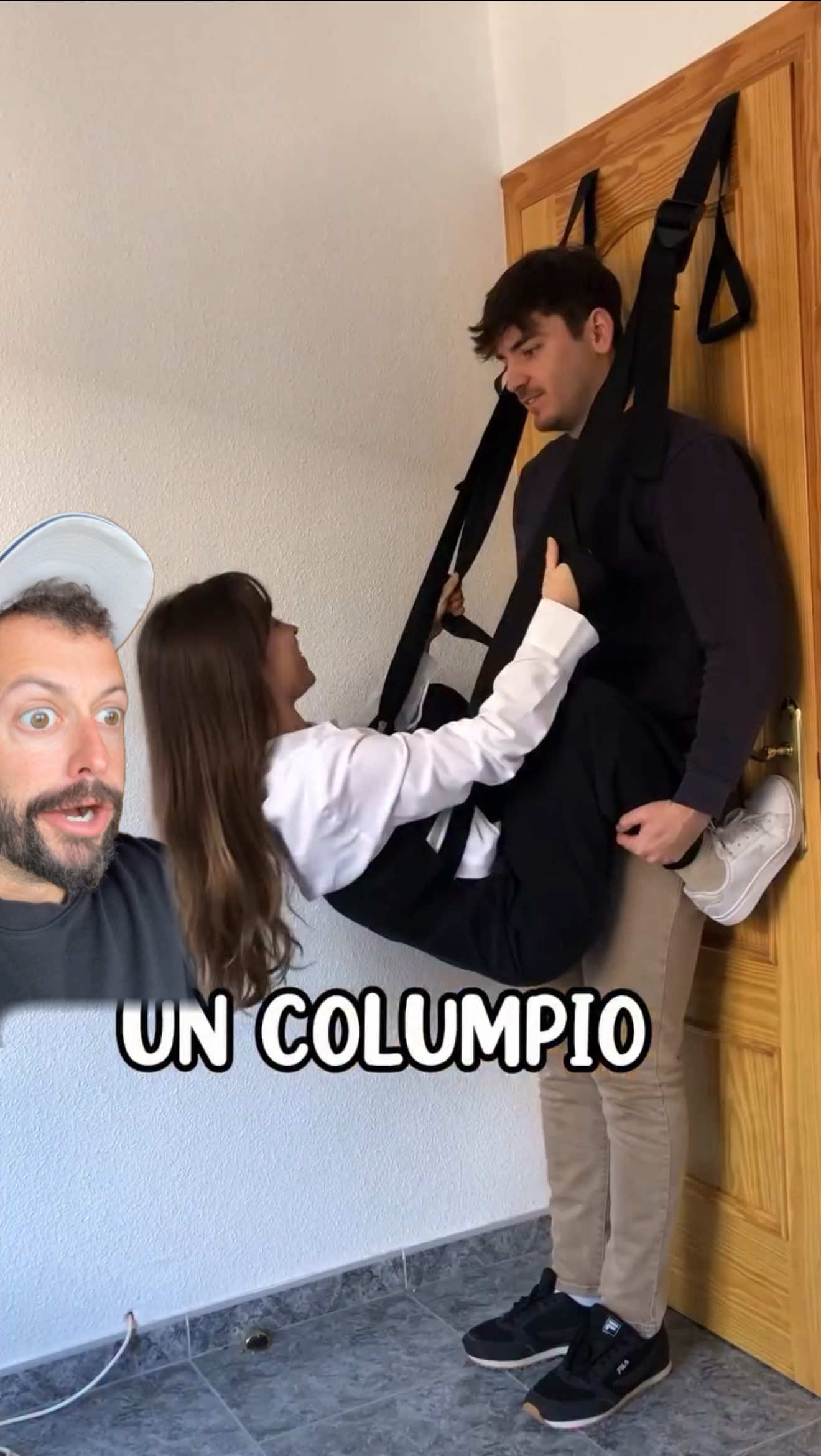 A post by @xurxocarreno on TikTok caption: ¿Y este columpio? — Vía @byplay_ ⚠️Humor⚠️