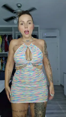 A post by @inma_576 on TikTok caption: Qué ganas tenía de hacer ese trend#viral feliz miércoles 😊 #verano 🏖