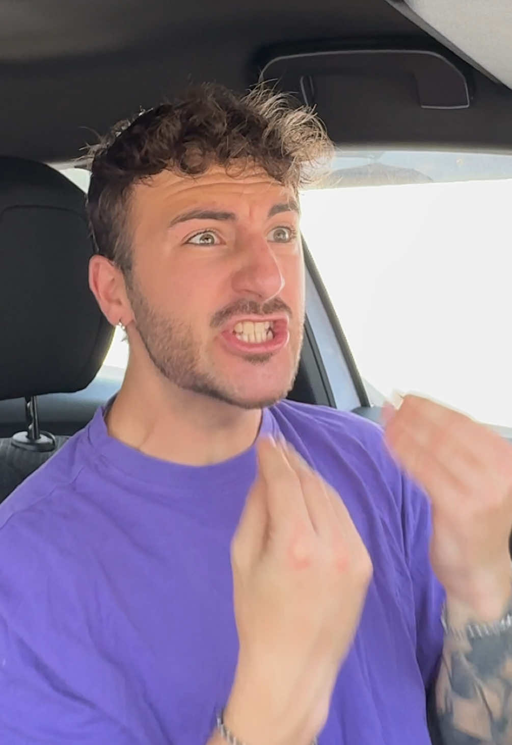 A post by @leoucifero on TikTok caption: Abbi Piacenza alla guida, bevi un pod @airup ad #airup 